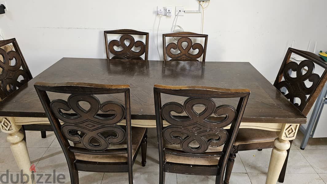 Dining table + 6 chairs 1