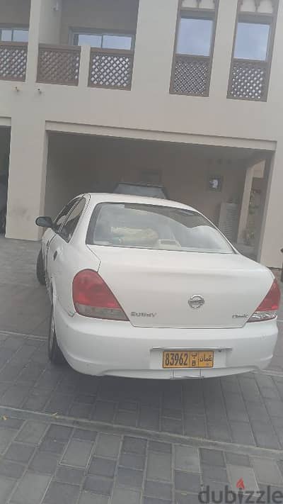 Nissan Sunny 2010