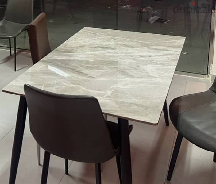 طاولة طعام بدون كراسي / Dining table without chairs 2