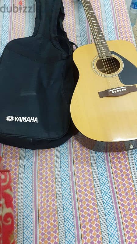 Guitar - Yamaha 1