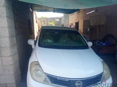 Nissan Tiida 2012