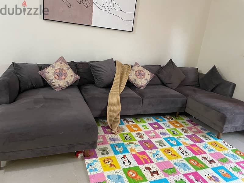 Enza home luxury sofa very less used 0