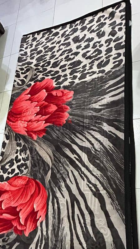 Black and white colour King size thick blanket for sale 1