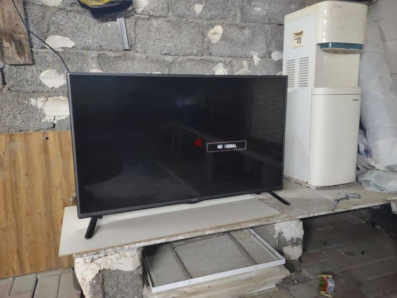 LG LED TV 43" (non smart) 2