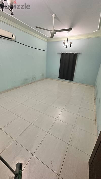 Room for rent |غرفة للإيجار