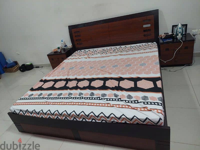 King size bed with Mattress 0