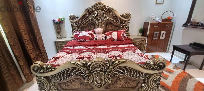 Royal TRUKISH King size bed +2 side tables handcrafted mint condition 6