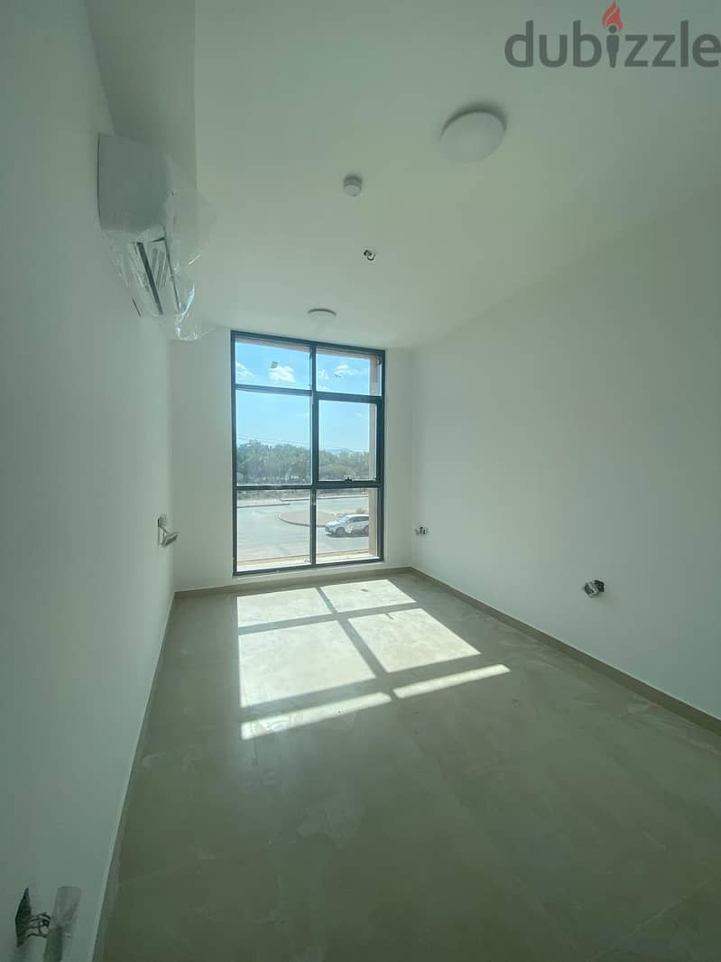 "SR-SH-683  **High-Quality Flat to Let in mawaleh south ** 2