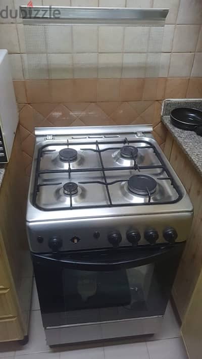 INDESIT BRAND ITALIAN COOKING RANGE 4 BURNER