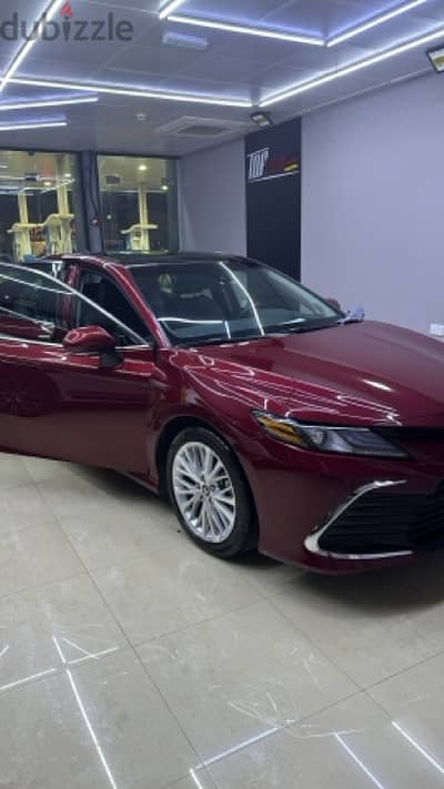 Toyota Camry Xle full. . للبيع او البدل (تشارجر)