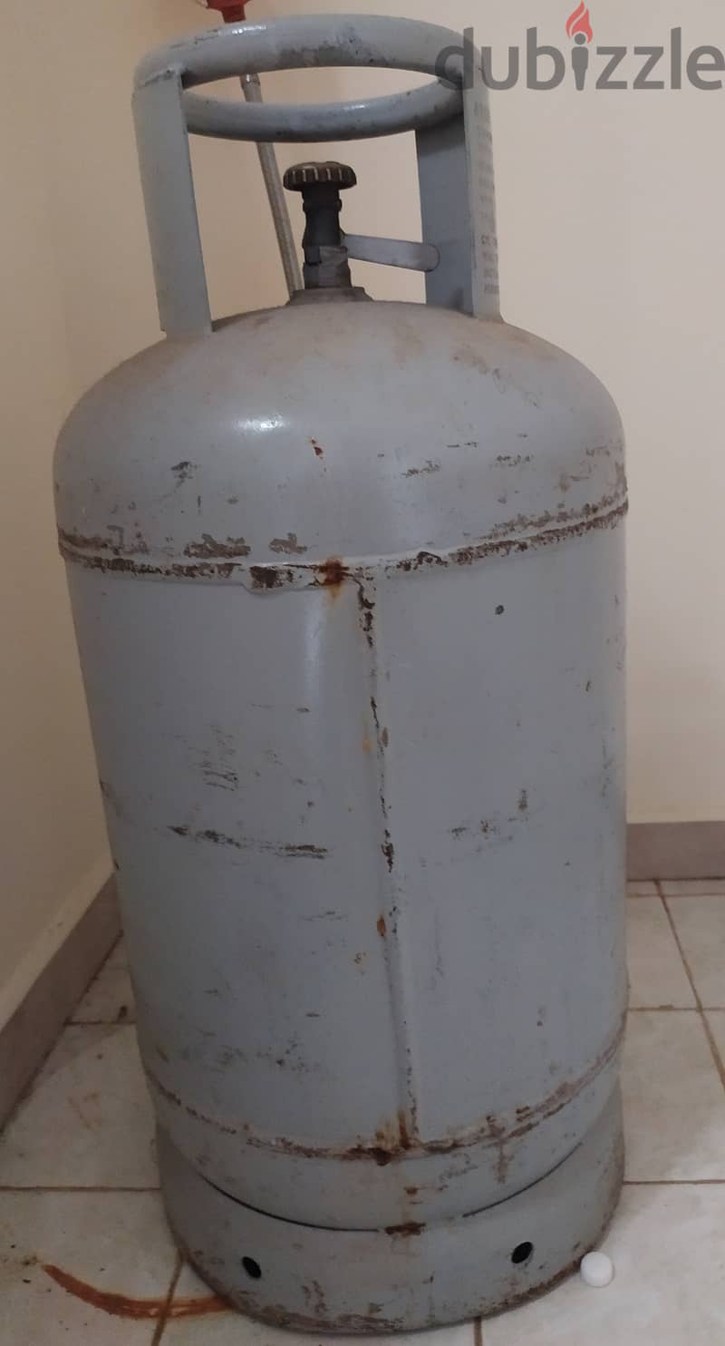 Gas Cylinder and Gas Stove 1