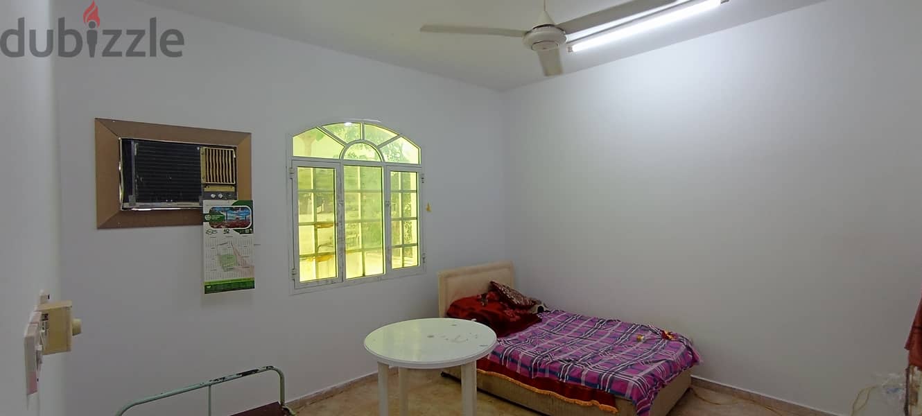 Shared Room In a Villa (Al Hail) 4