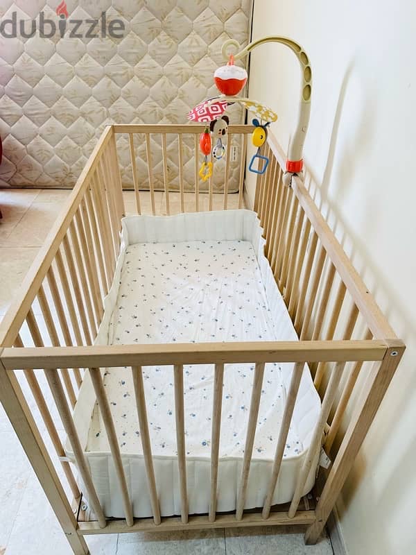 Sturdy Wooden Baby Cot in Excellent Condition 1