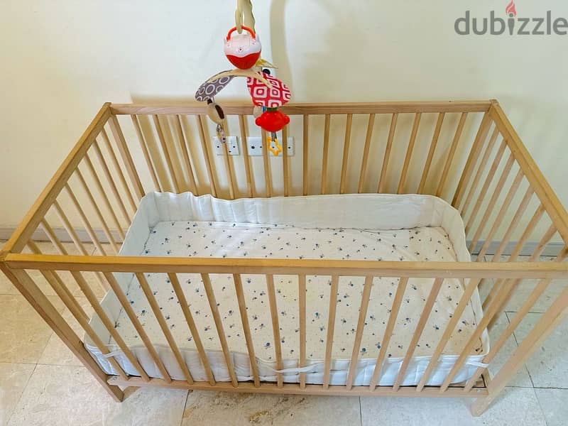 Sturdy Wooden Baby Cot in Excellent Condition 3