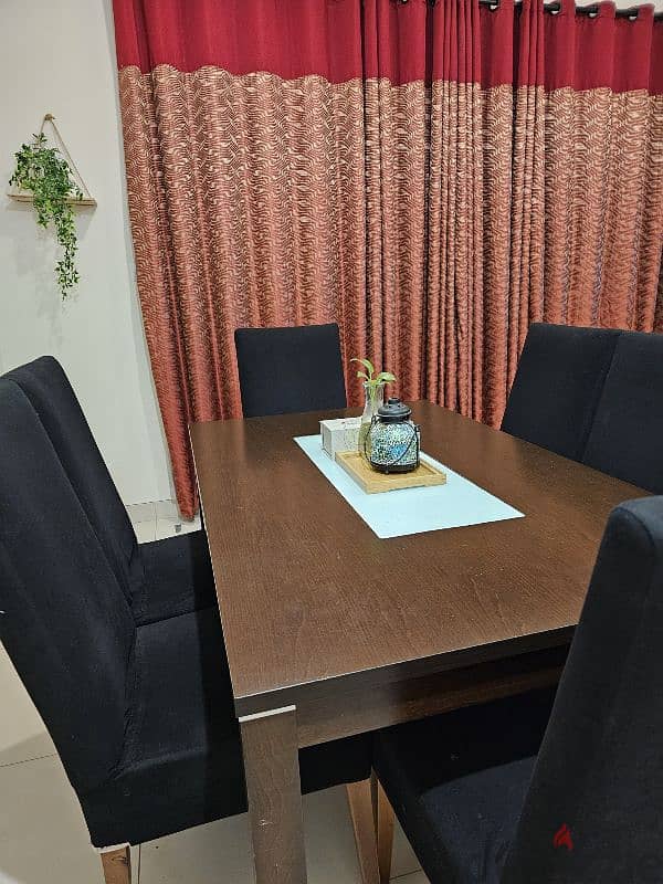 6 seater dining table and chairs 1