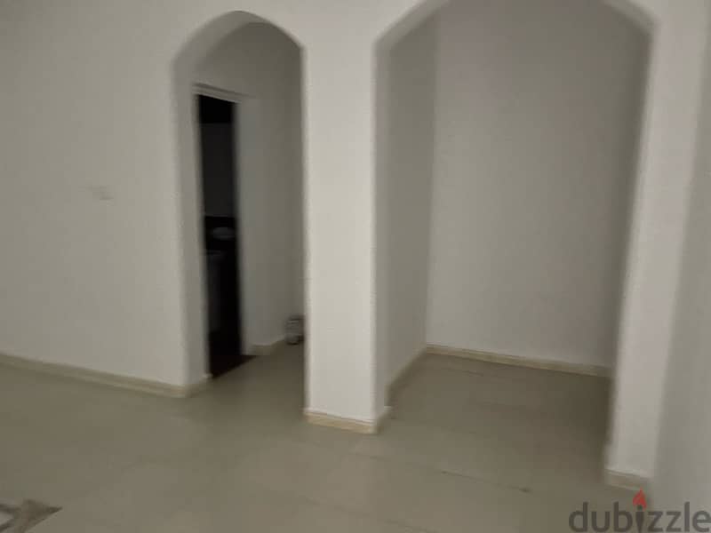 بيت لايجار A house for rent in Al Amerat , the area is Al Jufaina 11/1 2