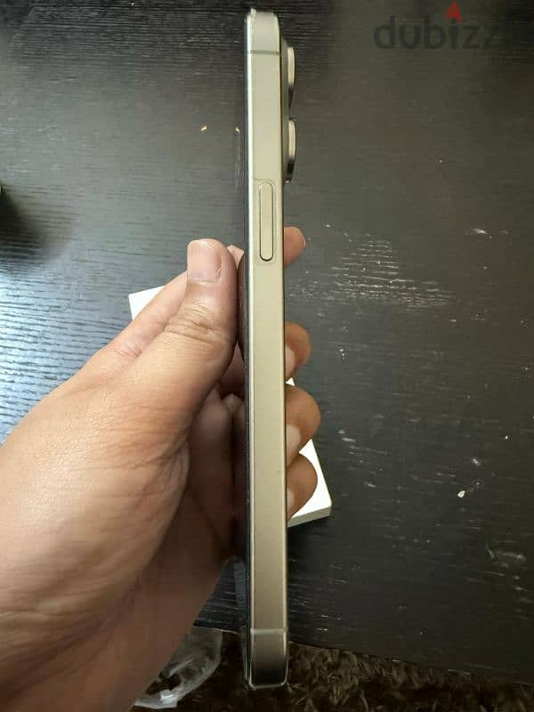 iPhone 15 Pro Max 256GB Natural Titanium 3