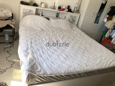 New condition King size dubal bed and metress medical New condition