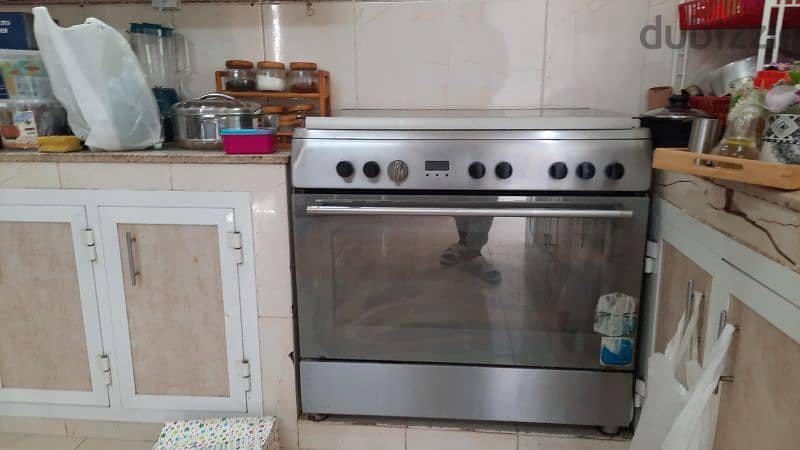 large full size 5 burners plus full-size oven great barely used 7