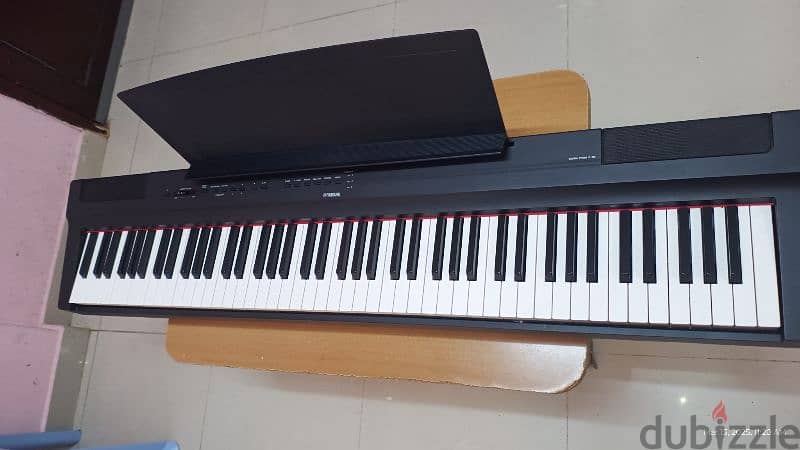 YAMAHA P-125B PIANO 1