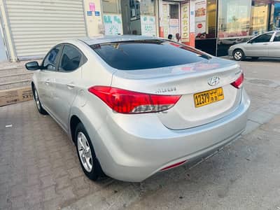 Hyundai Elantra 2012