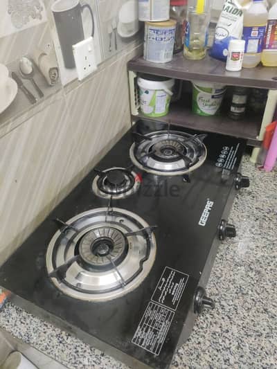 Geepas automatic 3 burner stove 9 months rarely used