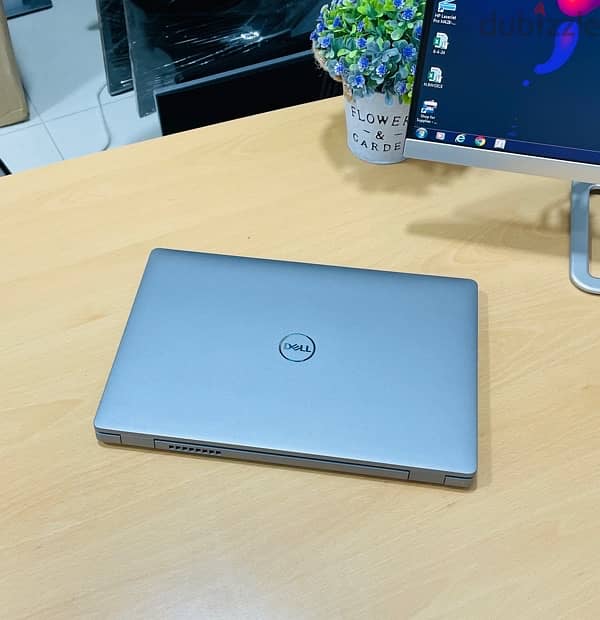 Dell laptop i5 10Th Gen Ram 16GB SSD 256GB Windows 11 2