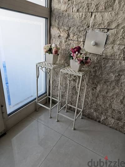 decoration stands good for indoor and outdoor