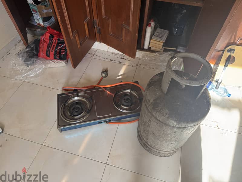 Gas stove and cylinder 1