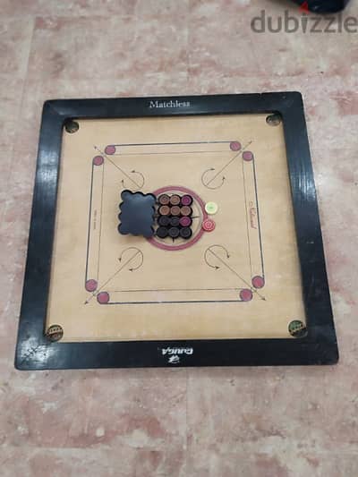 Carrom board