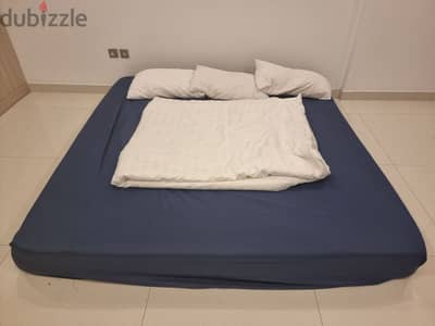 superking Homecentre mattress with Quilt, pillows