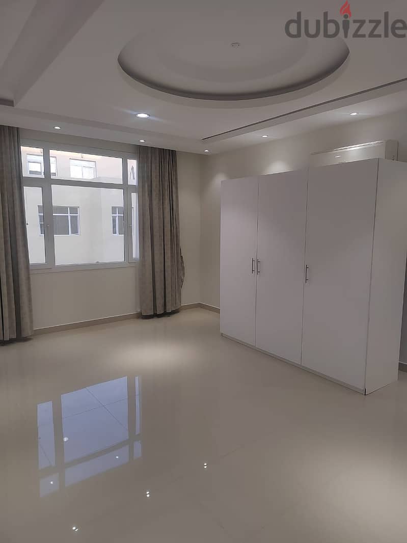 For Rent Villa 5BHK Semi Furnished - Al Qurum 7