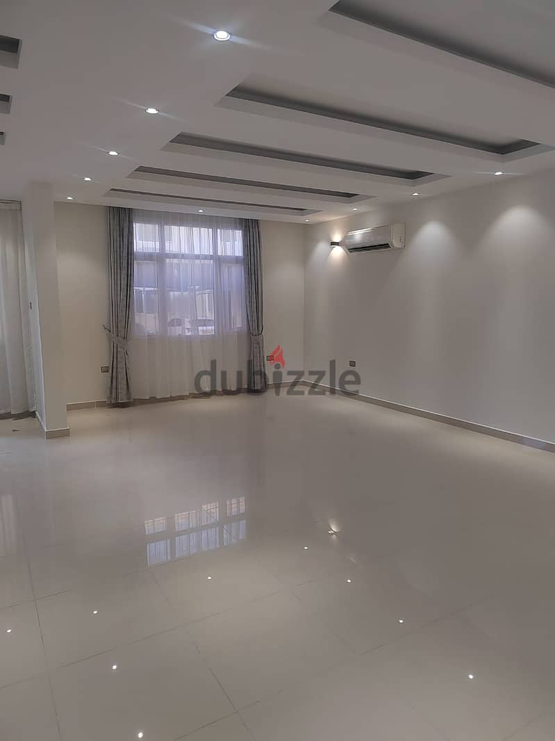 For Rent Villa 5BHK Semi Furnished - Al Qurum 9