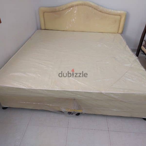 6months old bed for sale 0