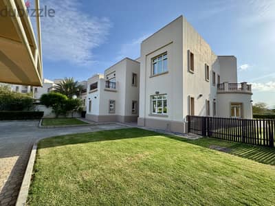 Beautiful 5+1 Corner Freehold Villa W/ Pool for Sale - Muscat Hills