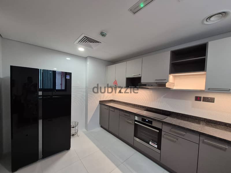 2 BR Nice Apartment in Al Mouj with Amenities 5