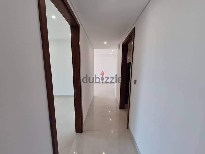 2 BR Nice Apartment in Al Mouj with Amenities 7