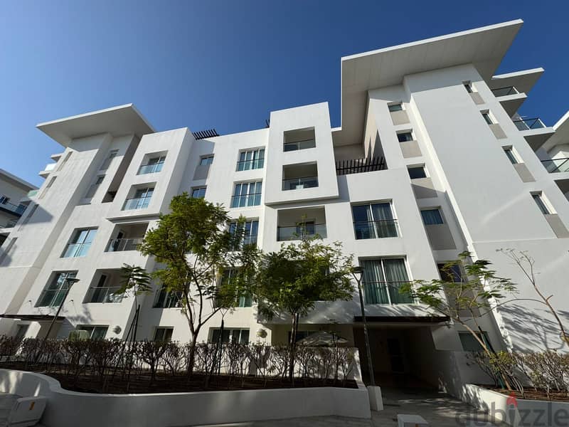 1 BR Spacious Furnished Apartment in Al Mouj 0