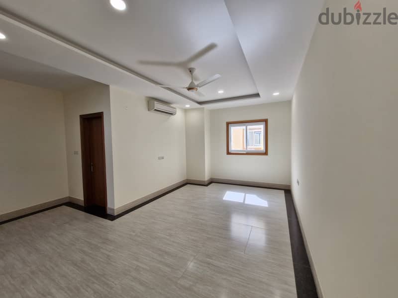 2 BR Apartment in Mumtaz Plaza, Ruwi 1