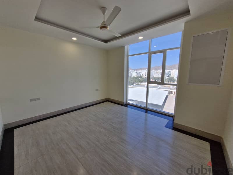 2 BR Apartment in Mumtaz Plaza, Ruwi 2