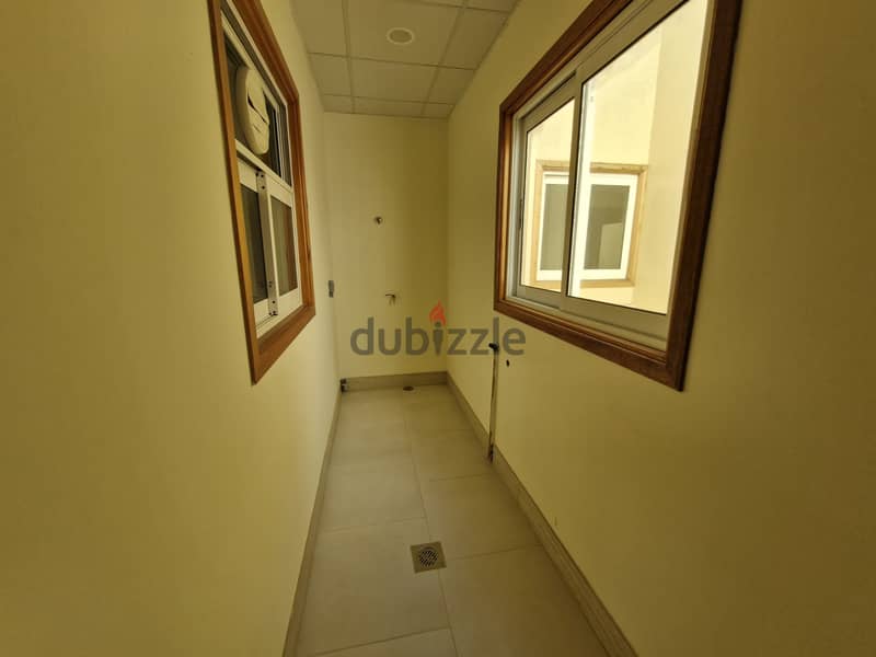 2 BR Apartment in Mumtaz Plaza, Ruwi 4