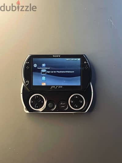 PSP Go Perfect condition 32 gb of games