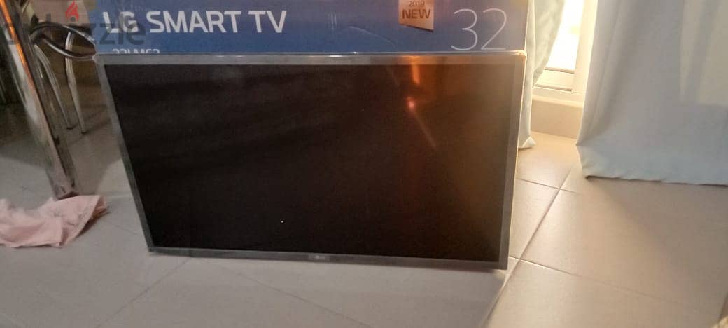 LG Smart TV 32 inch 0