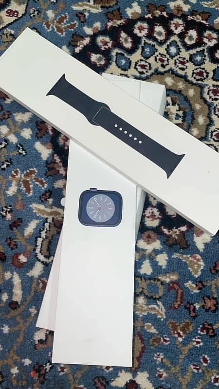 Apple Watch series 8 (45mm) شبه جديدة 5