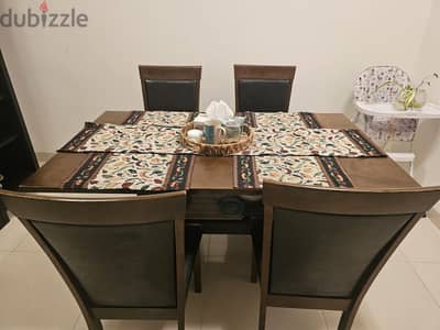 4 seater dinning table