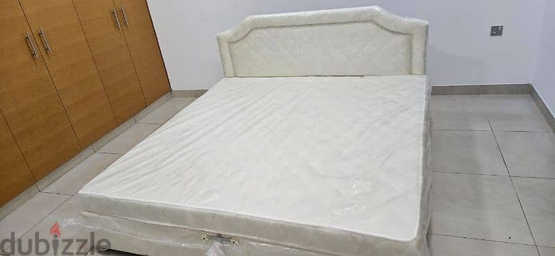 Diwan bed : King size 0