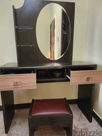 dressing table with chair