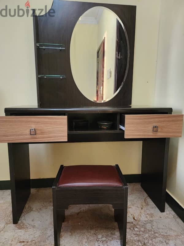 dressing table with chair 1