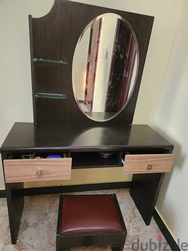 dressing table with chair 2