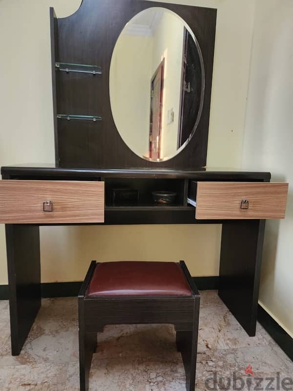 dressing table with chair 4